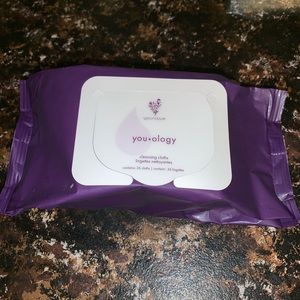 Younique Youology cleansing cloths